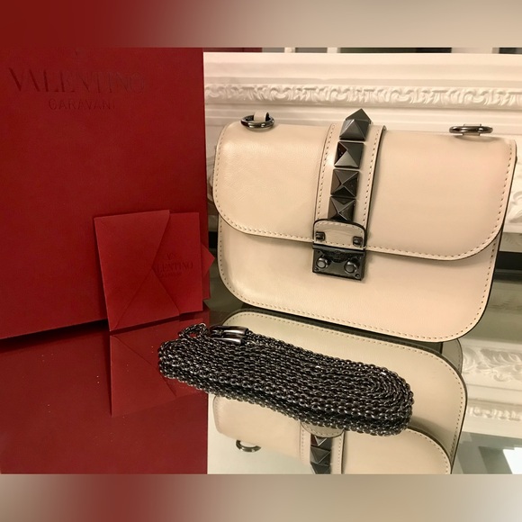 Authentic Valentino Garavani Glam Lock Small Studded Leather Shoulder Bag Cream - Picture 9 of 9